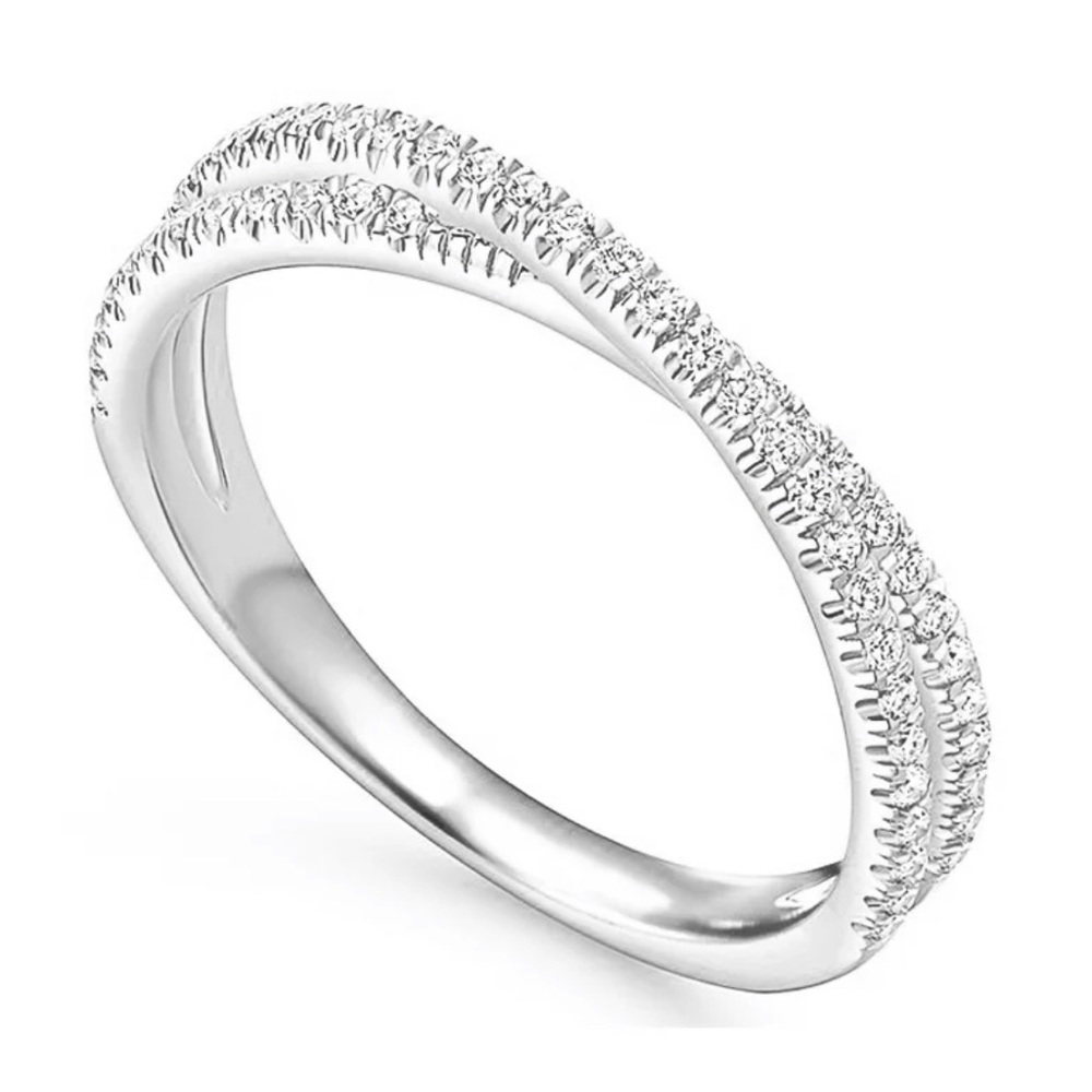 ✨Dainty Criss Cross Silver Ring✨ - Picture 2 of 5